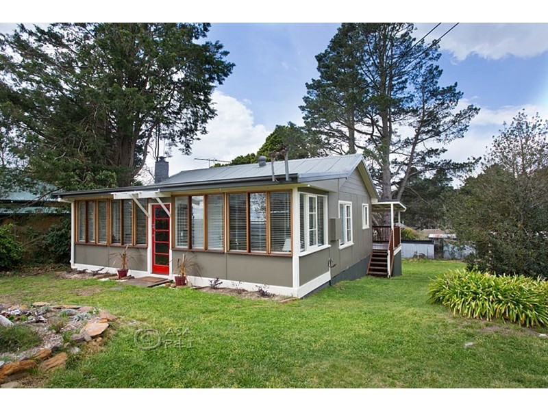 38 Railway Parade, Medlow Bath NSW 2780