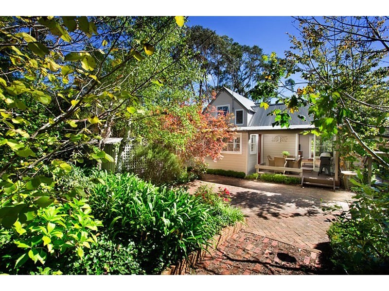 7 St Andrews Avenue, Blackheath NSW 2785