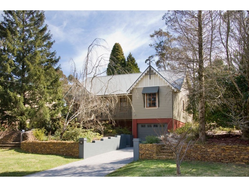 10 Cross Street, Blackheath NSW 2785