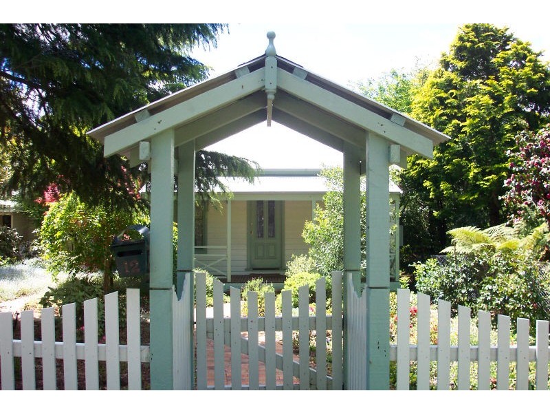 12 Grose Street, Blackheath NSW 2785