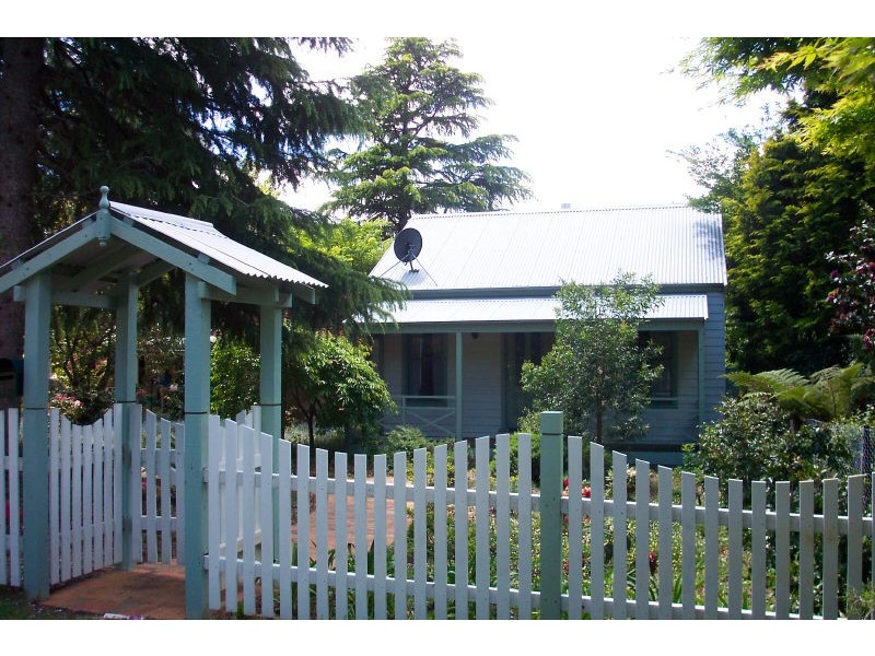 12 Grose Street, Blackheath NSW 2785