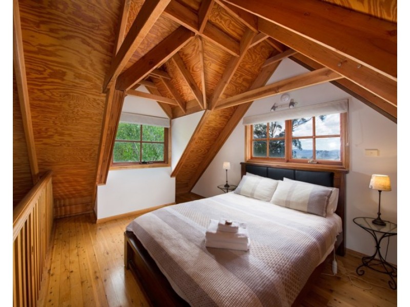 61 Thirroul Avenue, Blackheath NSW 2785