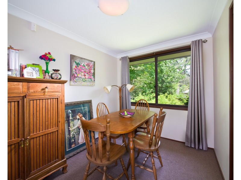 8 St Andrews Avenue, Blackheath NSW 2785