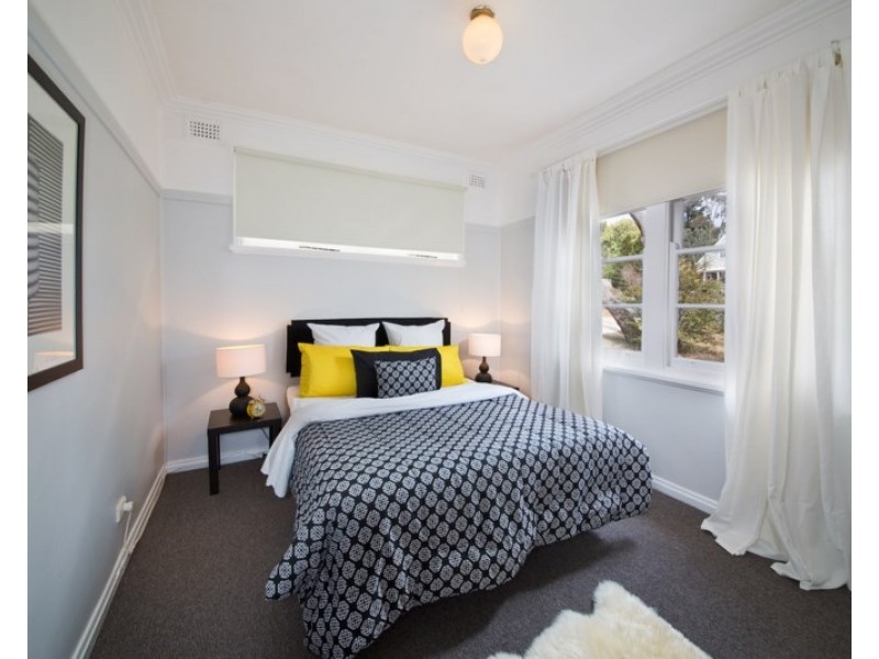 1/24 Lakeview Avenue, Blackheath NSW 2785