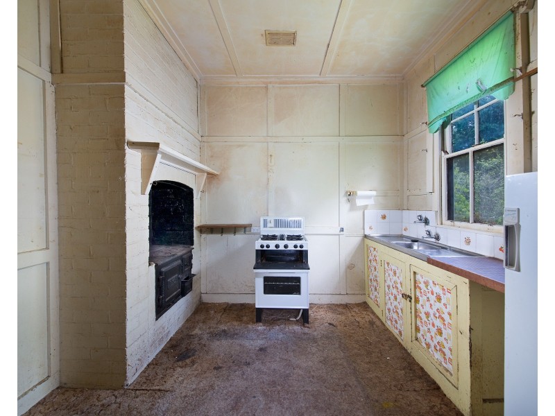 10 Eveleigh Avenue, Blackheath NSW 2785