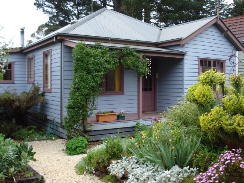 21 Clyde Avenue, Blackheath NSW 2785