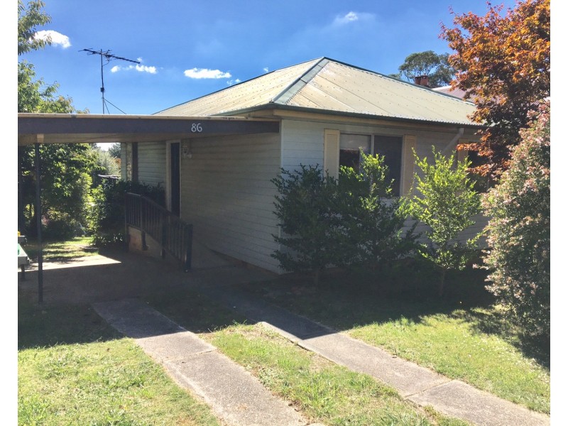 86 Govetts Leap Road, Blackheath NSW 2785