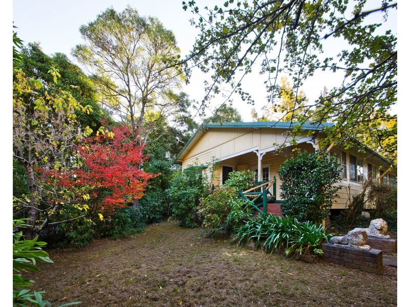 2 Belvidere Avenue, Blackheath NSW 2785