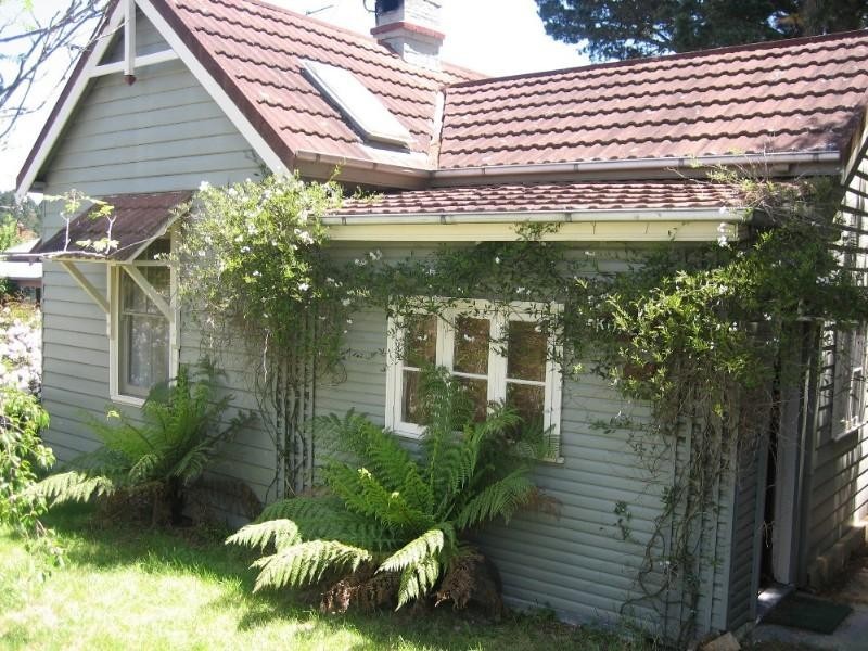 13 Clyde Avenue, Blackheath NSW 2785