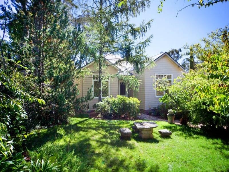 2 Jubilee Avenue, Blackheath NSW 2785