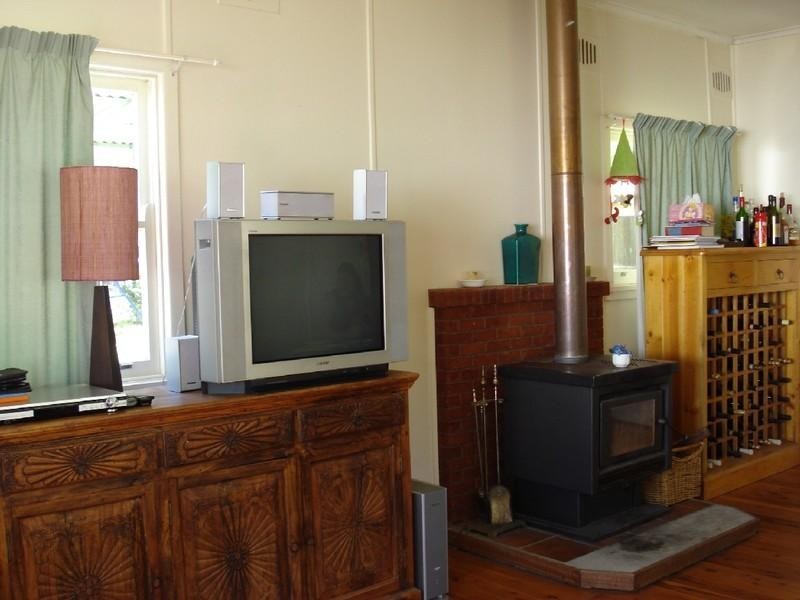 6 Mel Avenue, Blackheath NSW 2785