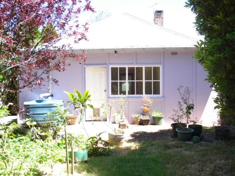 27 St Elmo’s Ave,, Blackheath NSW 2785