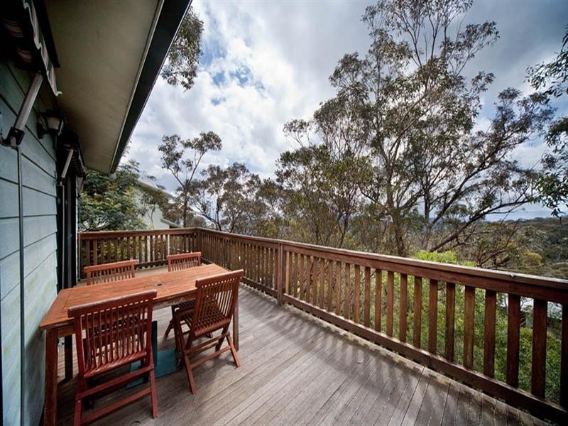 8 Innes Road, Mount Victoria NSW 2786