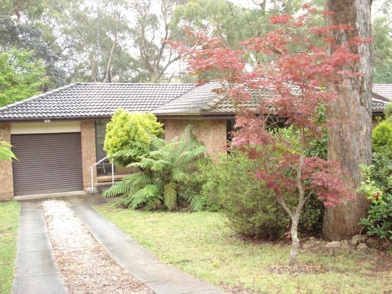 8 St Andrews Avenue, Blackheath NSW 2785