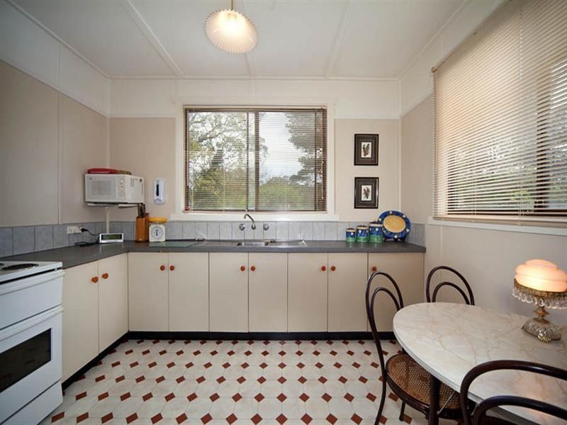 8 Row Street, Blackheath NSW 2785