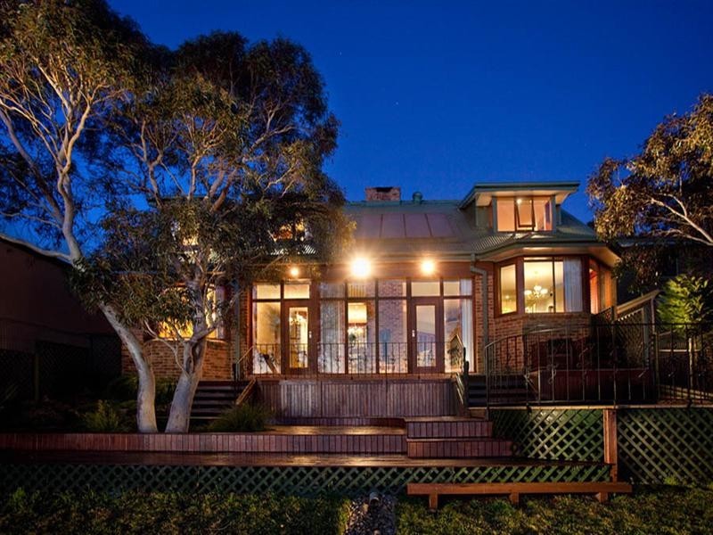 16 Lamartine Avenue, Wentworth Falls NSW 2782