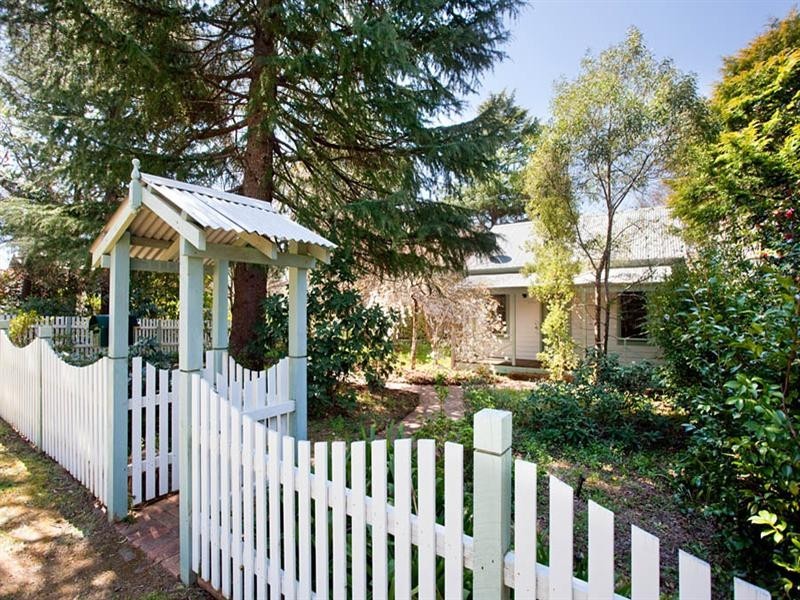 12 Grose Street, Blackheath NSW 2785