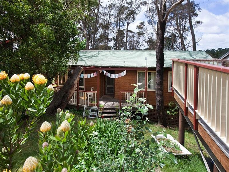 3 Lawrence Street, Blackheath NSW 2785