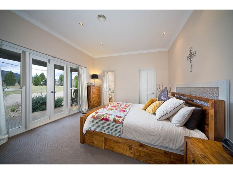 13 Dicker Drive, Little Hartley NSW 2790