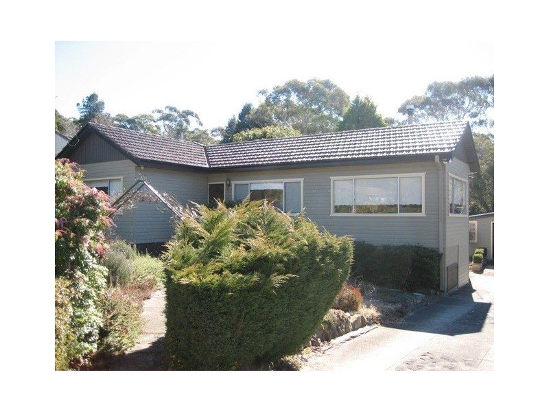 12 Chelmsford Avenue, Blackheath NSW 2785