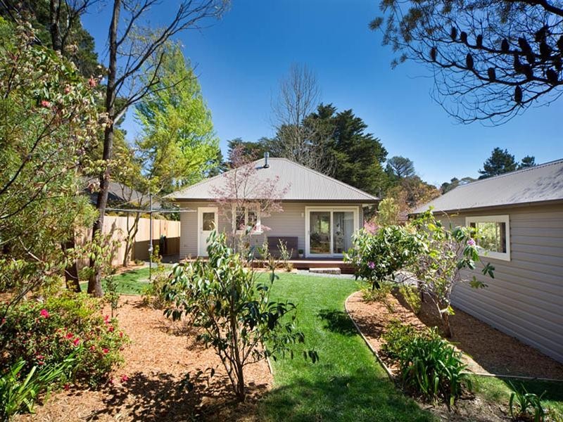 12 Mel Avenue, Blackheath NSW 2785