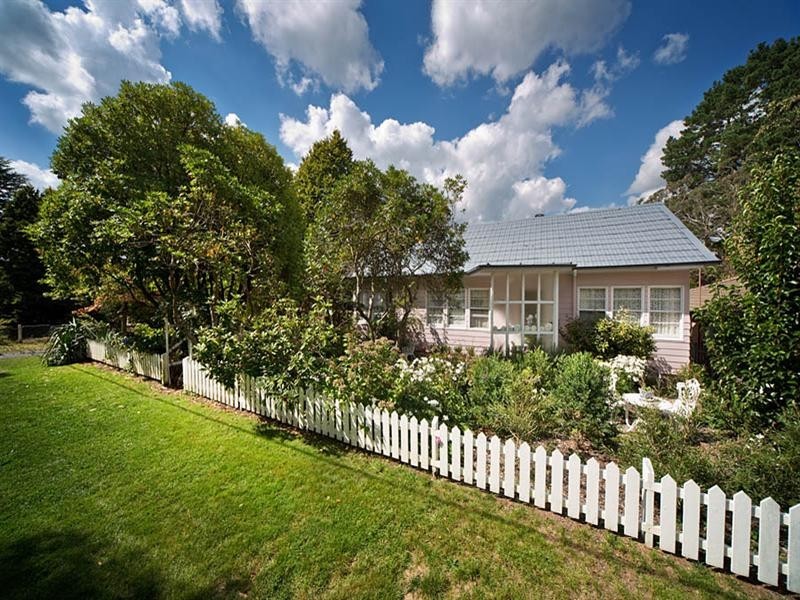 13 Clanwilliam Street, Blackheath NSW 2785