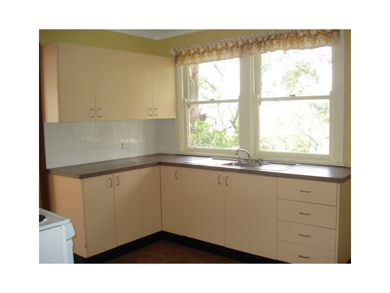 11 Lawrence Street, Blackheath NSW 2785