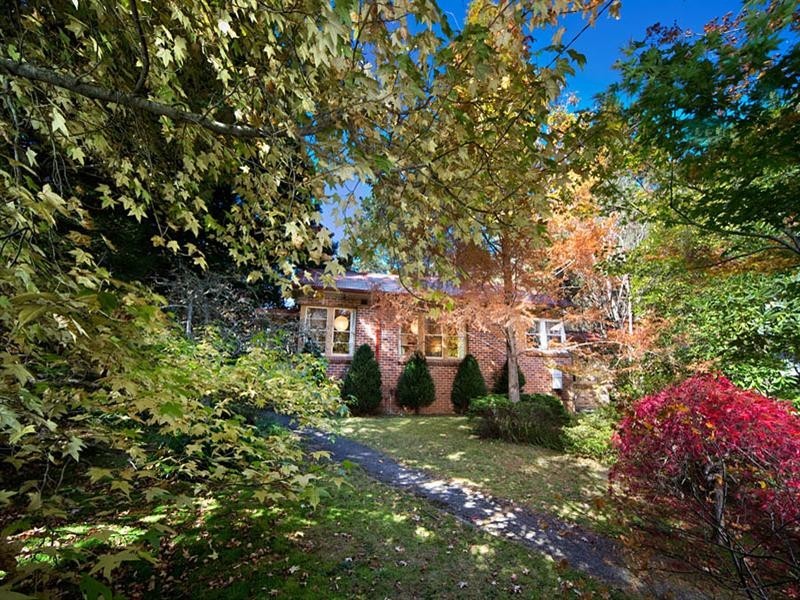 157 Govetts Leap Road, Blackheath NSW 2785