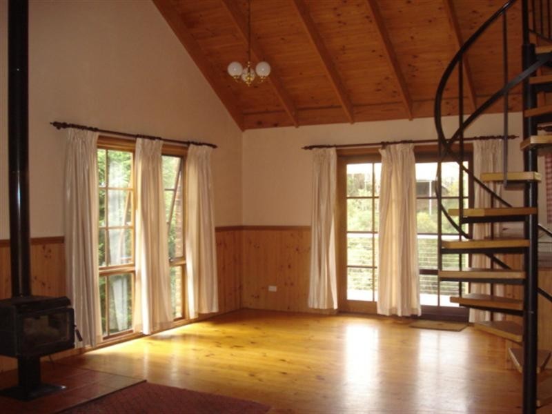 11 Beaufort Avenue, Mount Victoria NSW 2786