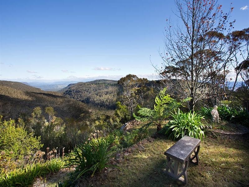 14 Staveley Parade, Blackheath NSW 2785