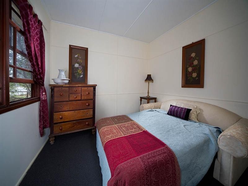 42 Railway Parade, Medlow Bath NSW 2780