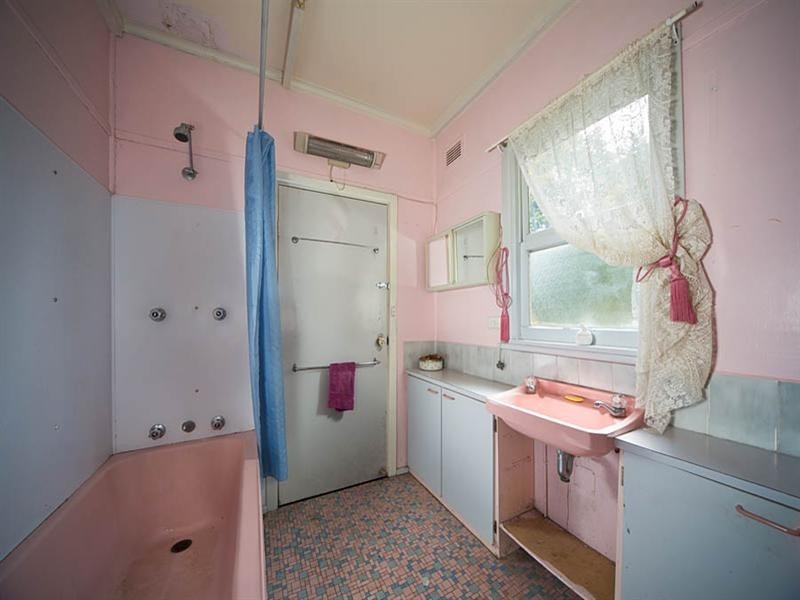 42 Railway Parade, Medlow Bath NSW 2780