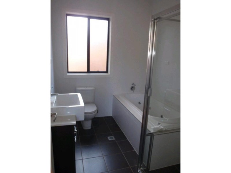 1/77 Canberra Street, Oxley Park NSW 2760