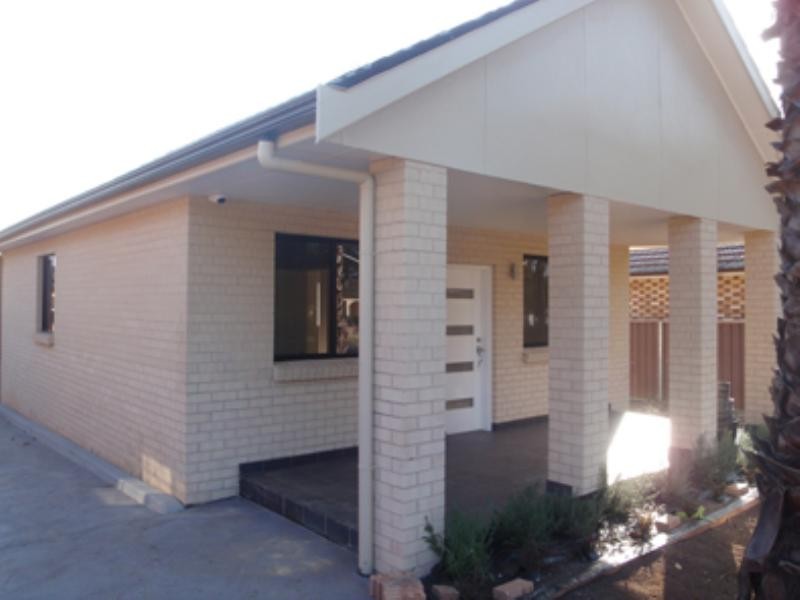 1/77 Canberra Street, Oxley Park NSW 2760