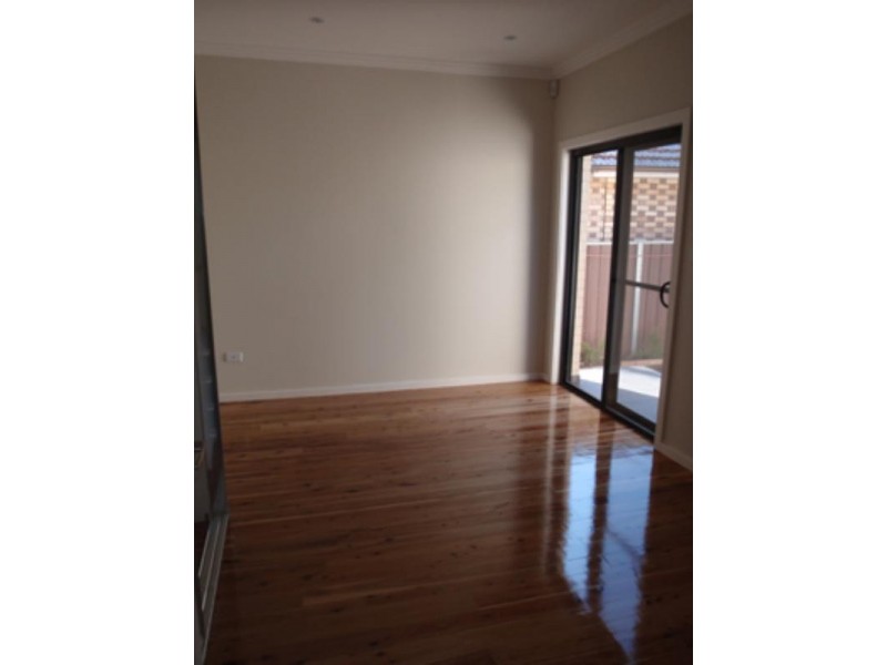 1/77 Canberra Street, Oxley Park NSW 2760