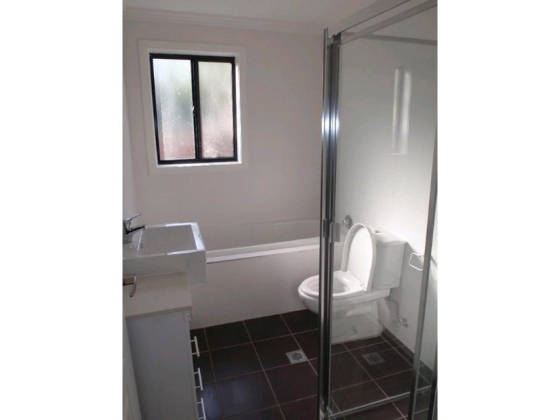 2/77 Canberra Street, Oxley Park NSW 2760