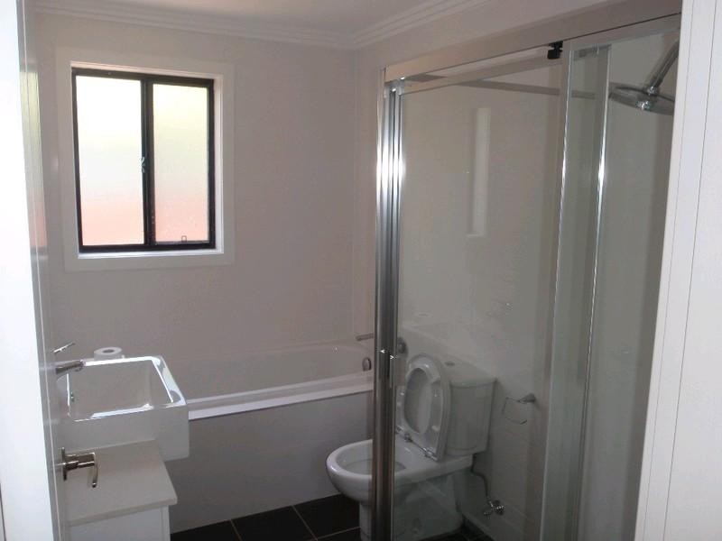 2/77 Canberra Street, Oxley Park NSW 2760