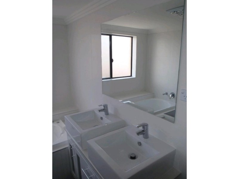 2/77 Canberra Street, Oxley Park NSW 2760