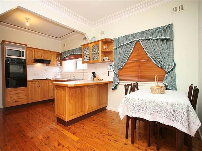 13 Blue Hills Crescent, Blacktown NSW 2148