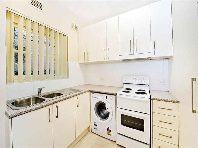 2/68 Hall Street, Bondi Beach NSW 2026