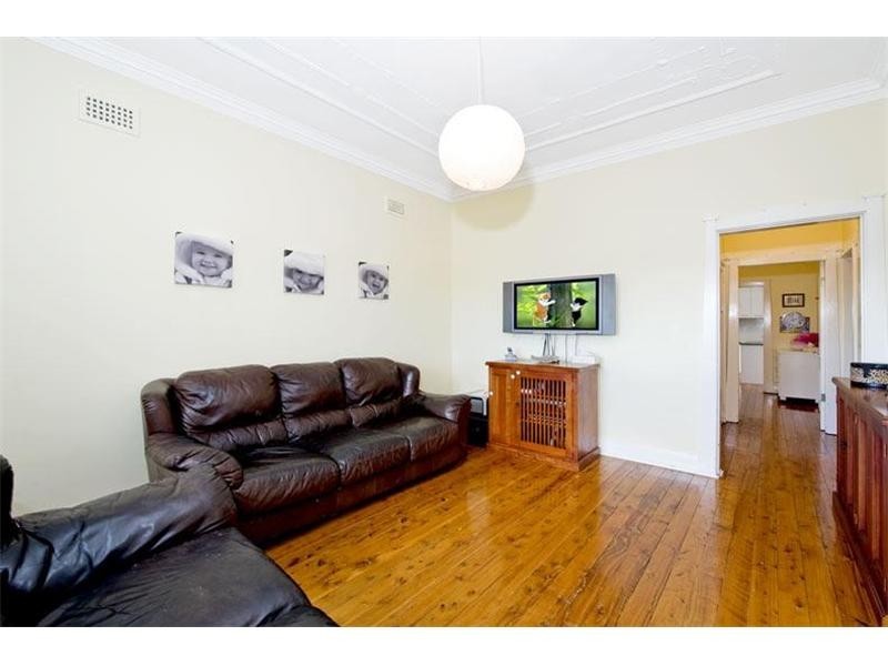 10 Trevelyan Street, Botany NSW 2019