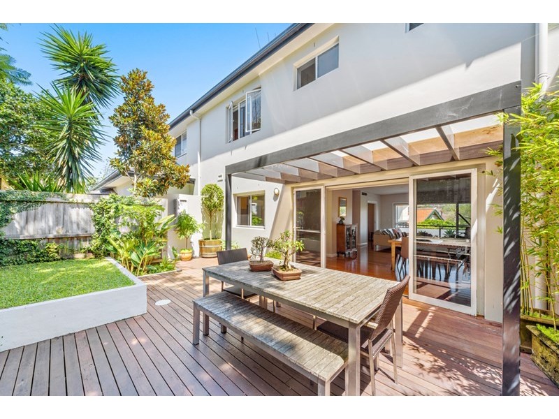 2/2 Clyde Street ( Entry via Roe St), North Bondi NSW 2026