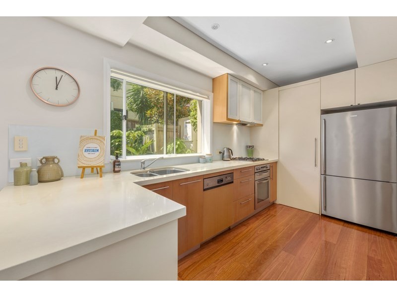 2/2 Clyde Street ( Entry via Roe St), North Bondi NSW 2026