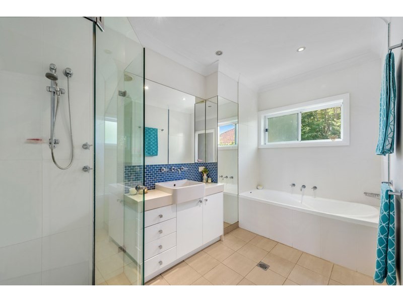 2/2 Clyde Street ( Entry via Roe St), North Bondi NSW 2026