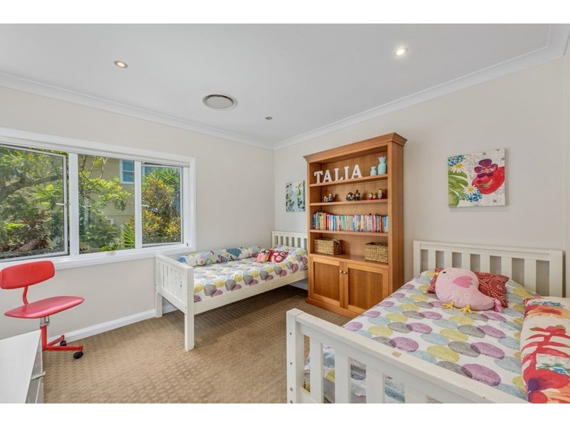 2/2 Clyde Street ( Entry via Roe St), North Bondi NSW 2026