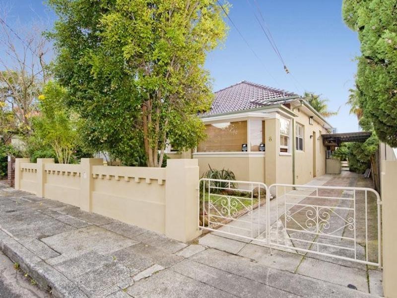 8 Meridian Street, Eastlakes NSW 2018