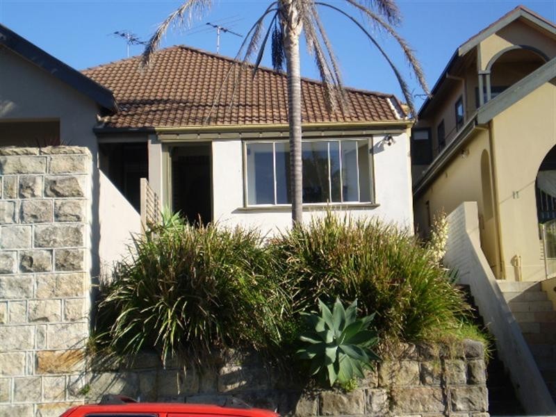 13 Rowland Avenue, Tamarama NSW 2026