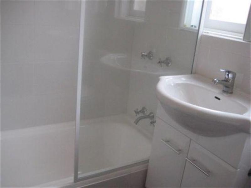 2/10 Lancaster Road, Dover Heights NSW 2030