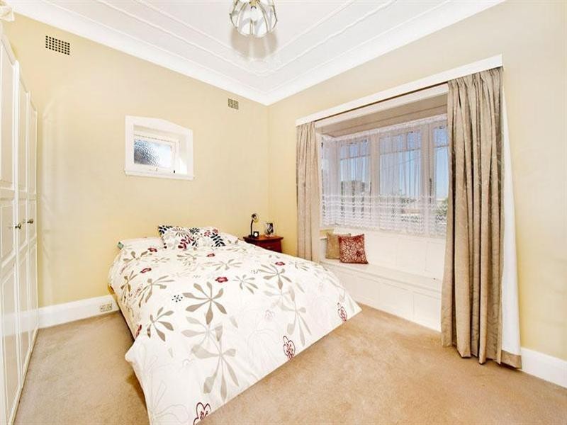 256 Birrell Street (corner of Goldie Avenue), Waverley NSW 2024