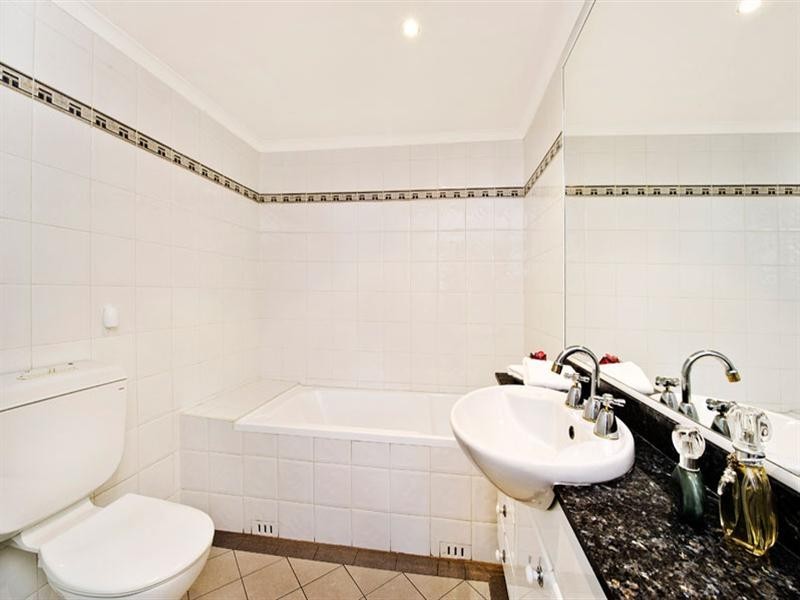 29/2a Hollywood Avenue, Bondi Junction NSW 2022